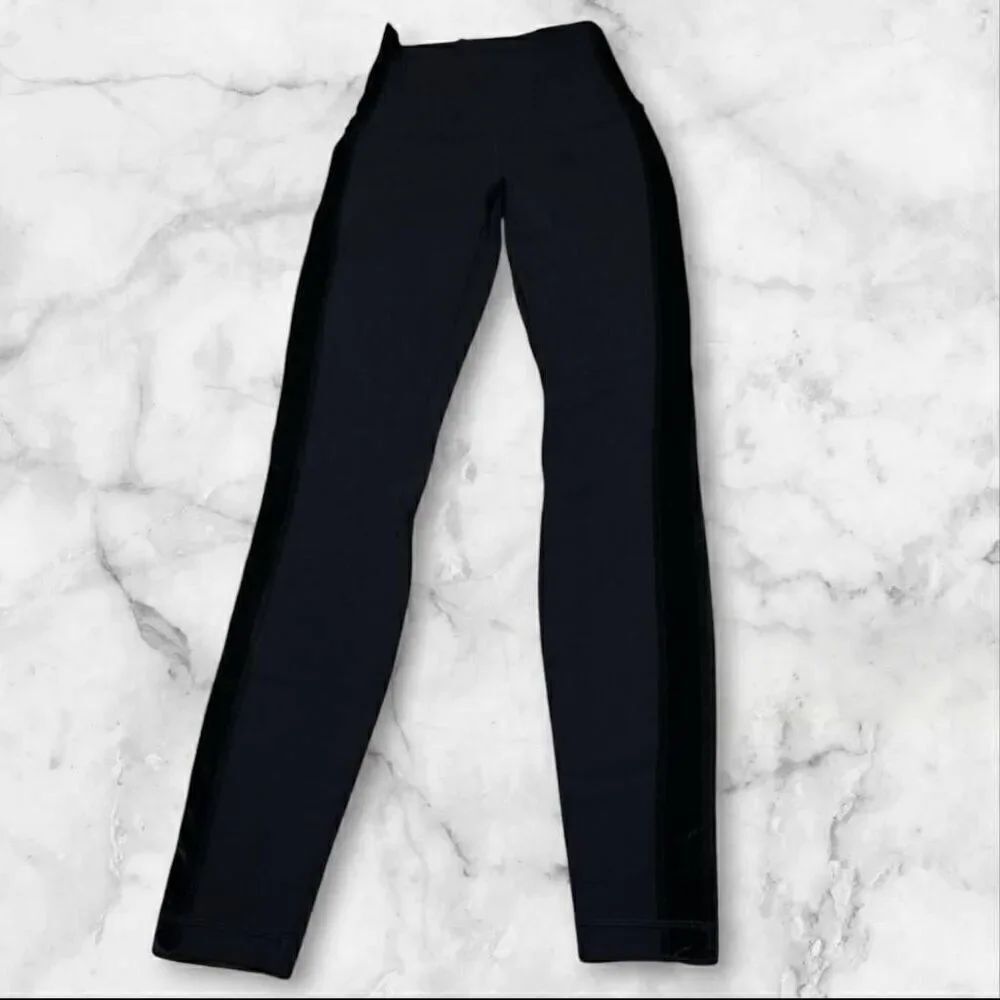 Lululemon Size 2 Black Velvet Stripe Leggings 28"